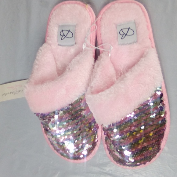 bobbie brooks slippers